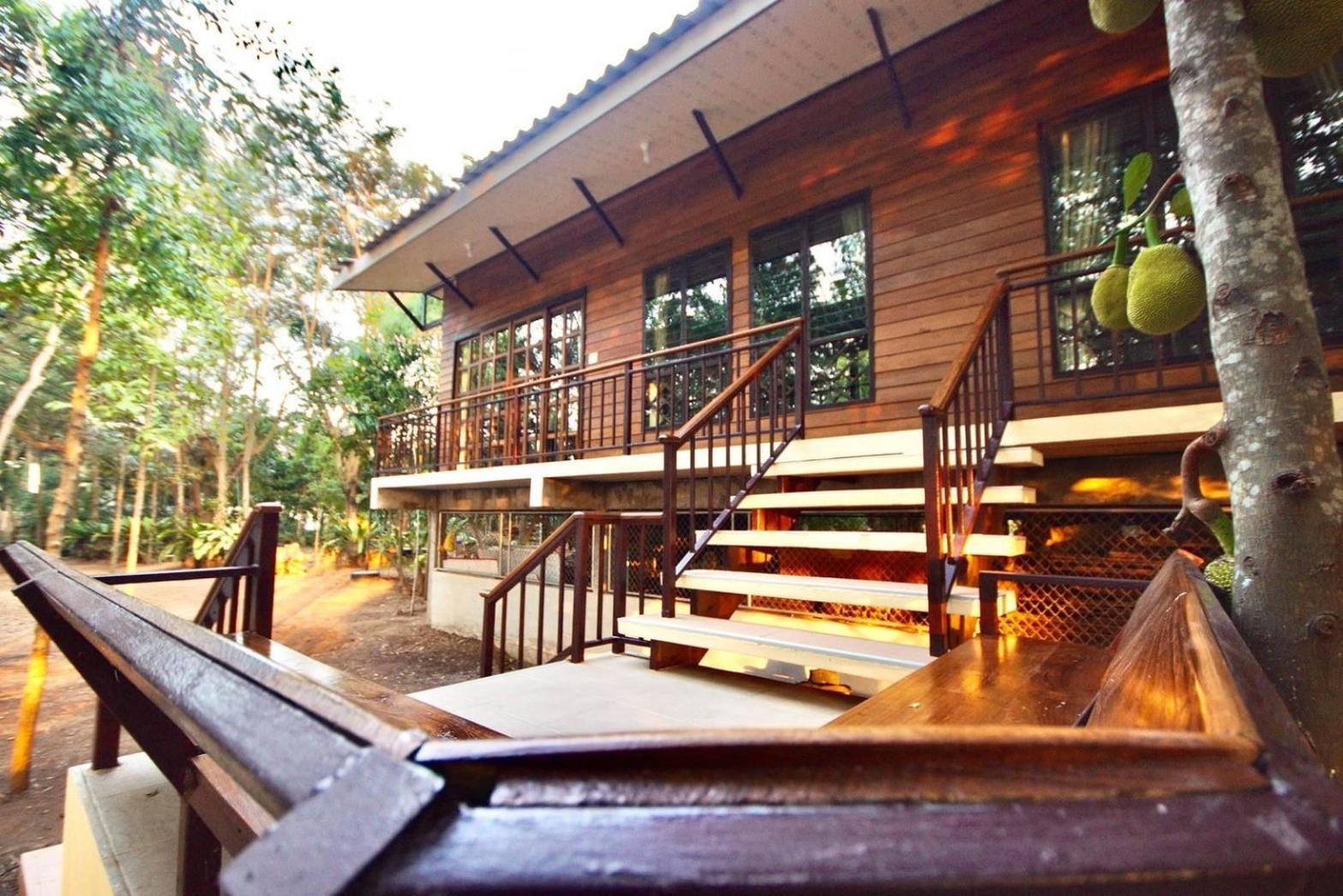 เรือนสารภี Daire Phrae Dış mekan fotoğraf
